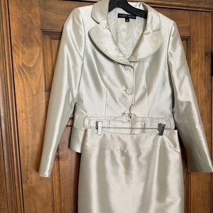 Albert Nipon Suit